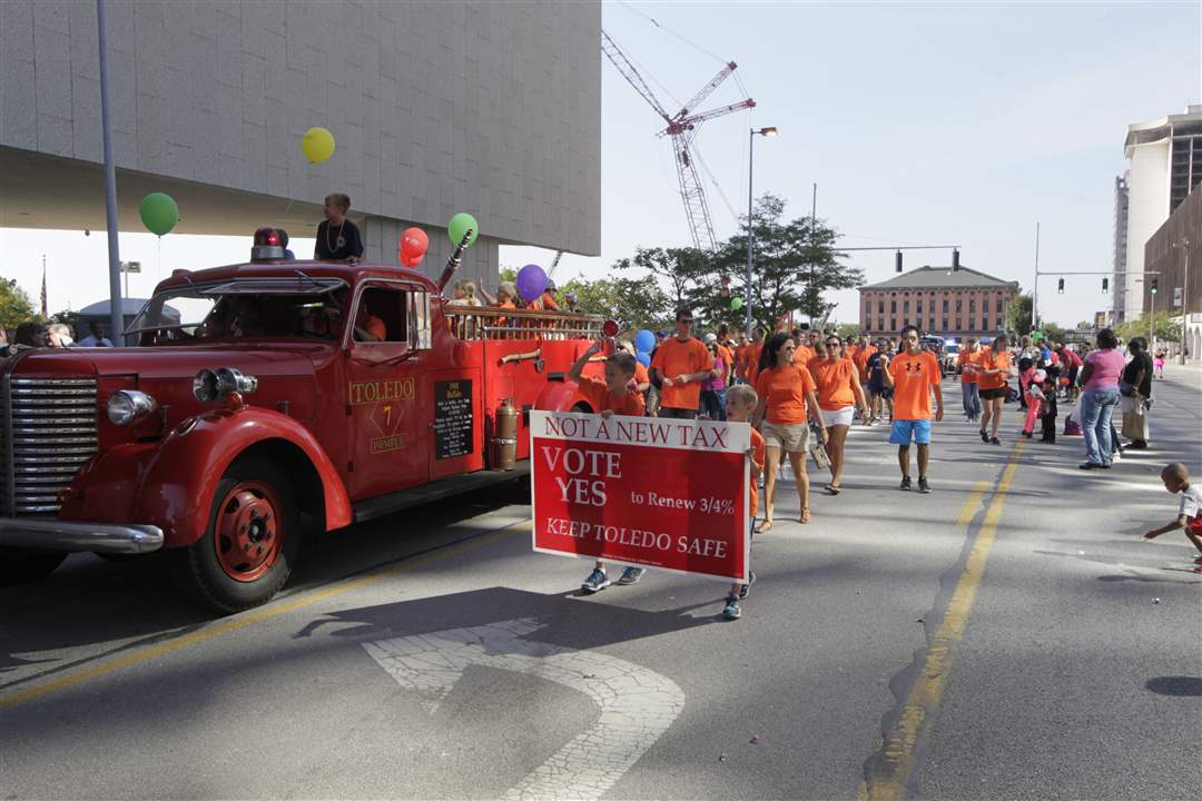 CTY-parade06-Toledo-fire