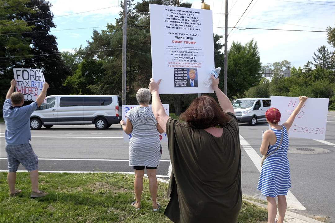 Protestors-hold-9-21