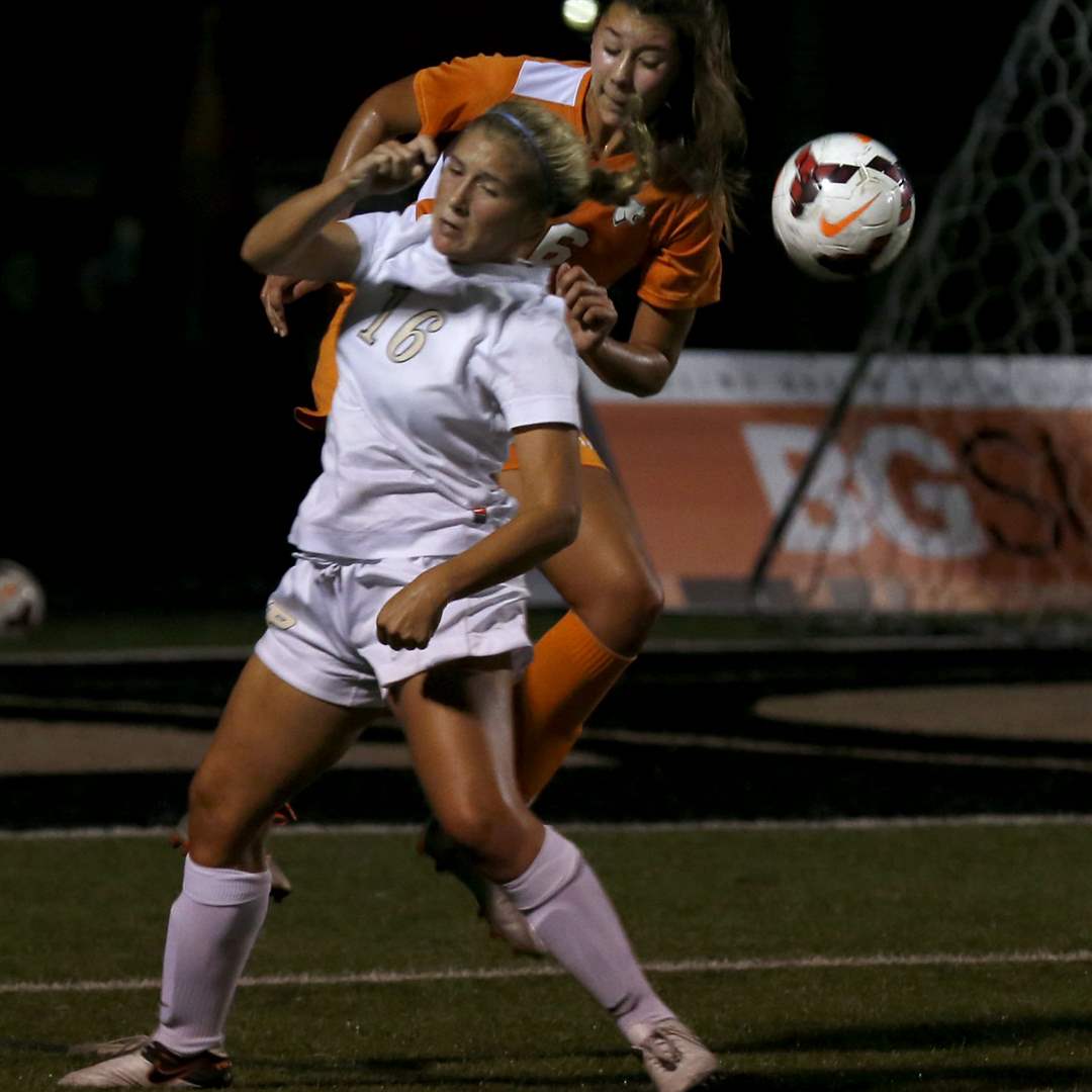 SPT-NLLgirlssoccer22p-schneider-kirby