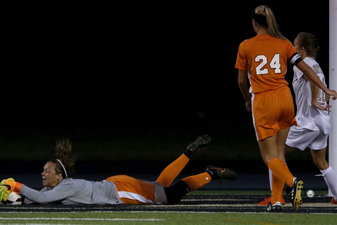 SPT-NLLgirlssoccer22p-Peterson