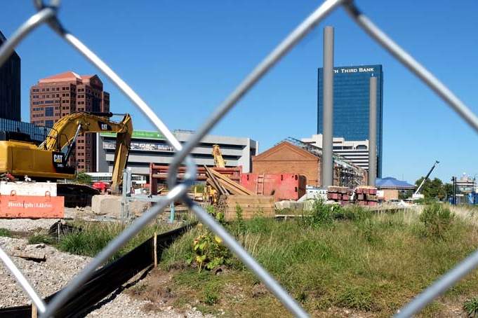 CTY-promedica19p-campus-through-fence