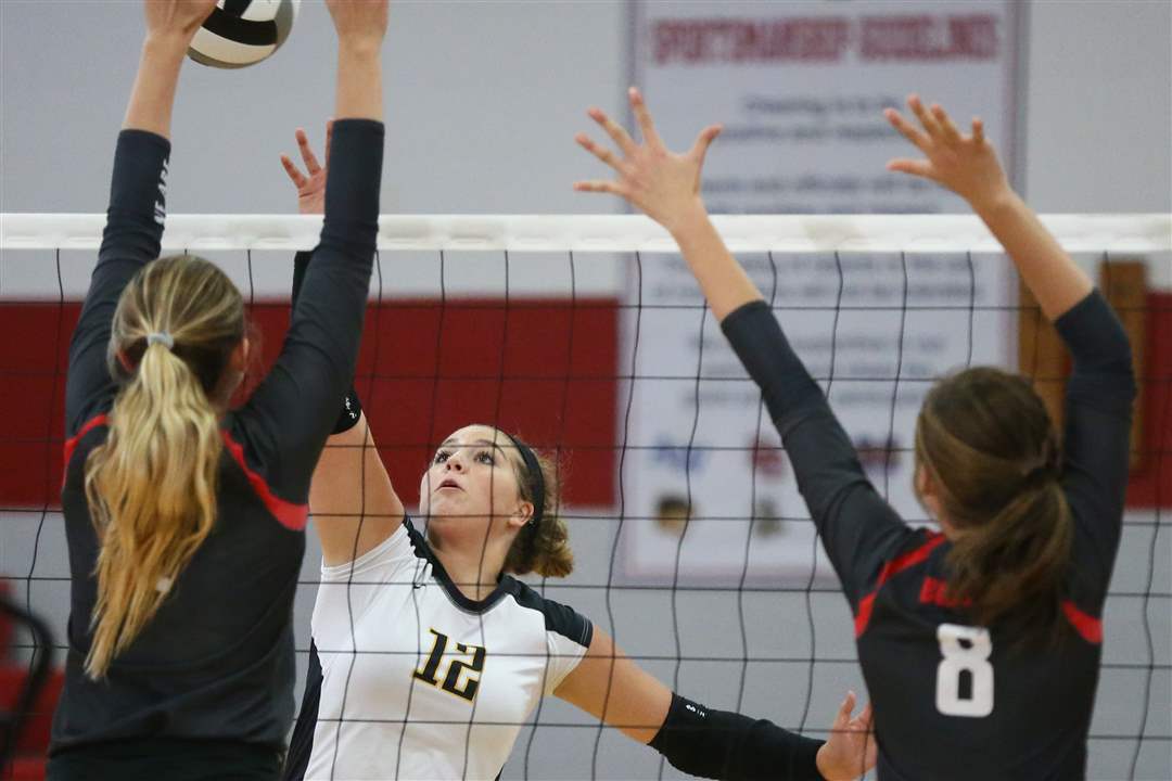 SPT-bgvolley28p-mckenna-hall