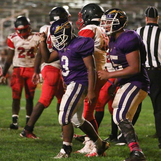 SPT-CLfootball07p-Boose-td-celebrate