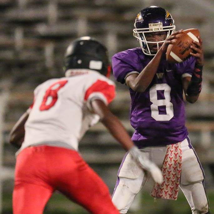 SPT-CLfootball07p-Waite-quarterback-Drew-Nichols