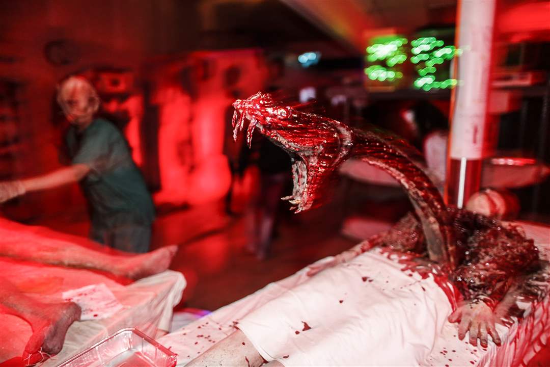 animatronic-snake-10-13
