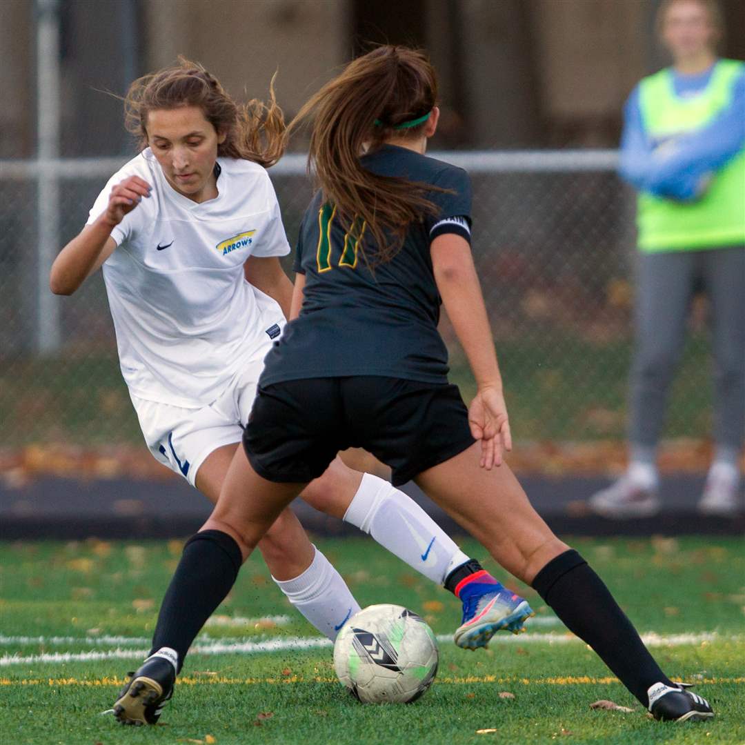 GirlsDistrictSoccer25pSullivan