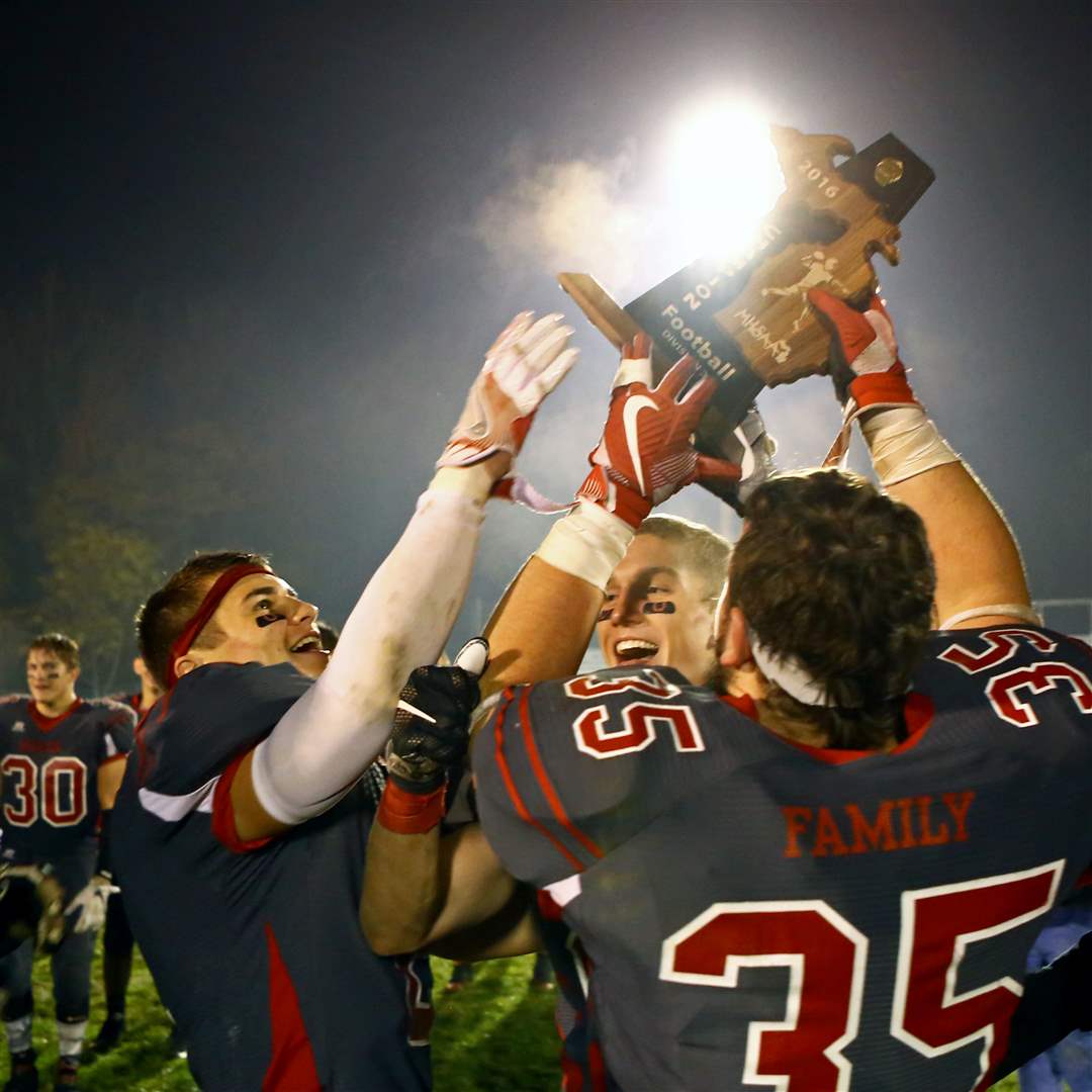 Bedford-football-11-4