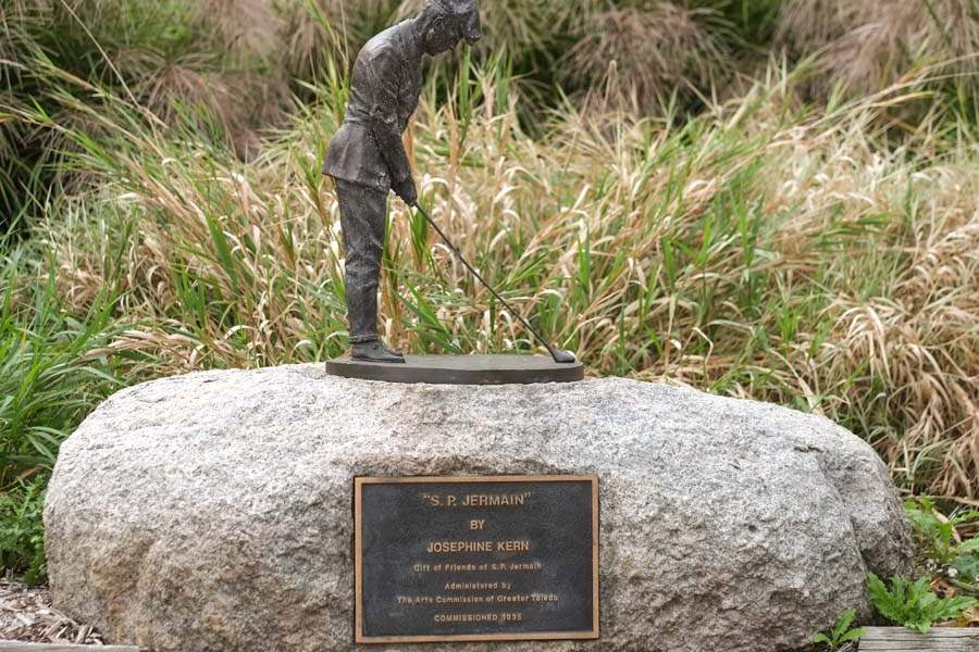 MAG-monuments29P-Sylvanus-Pierson-Jermain-Monument