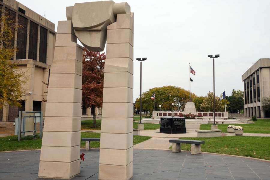 MAG-monuments29P-vietnam-civic-center-mall