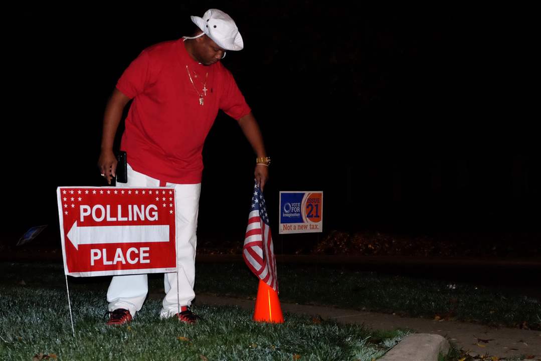 CTY-toledovoteShoemake09p