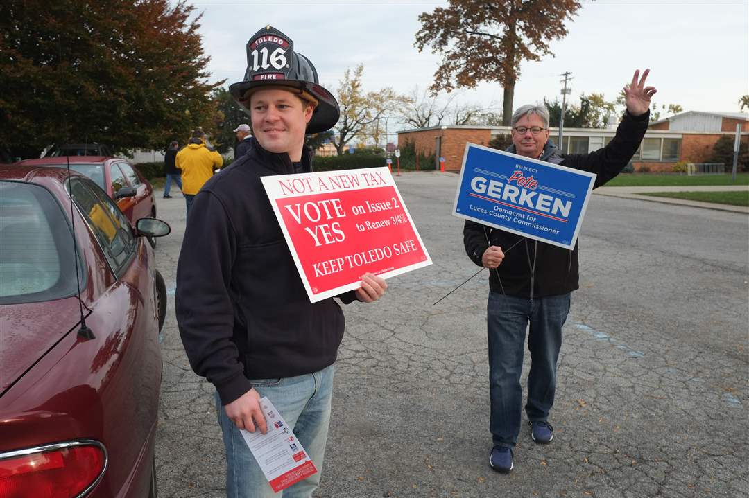 Toledo-firefighter-11-8