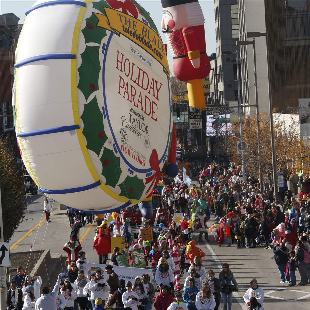 CTY-PARADE13Balloons