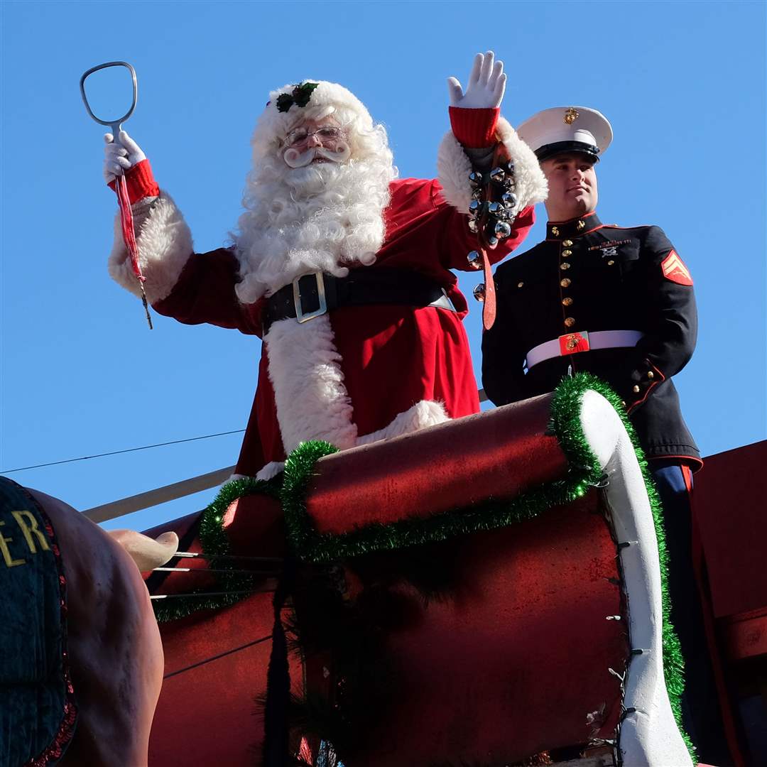 CTY-PARADE13Santa-1