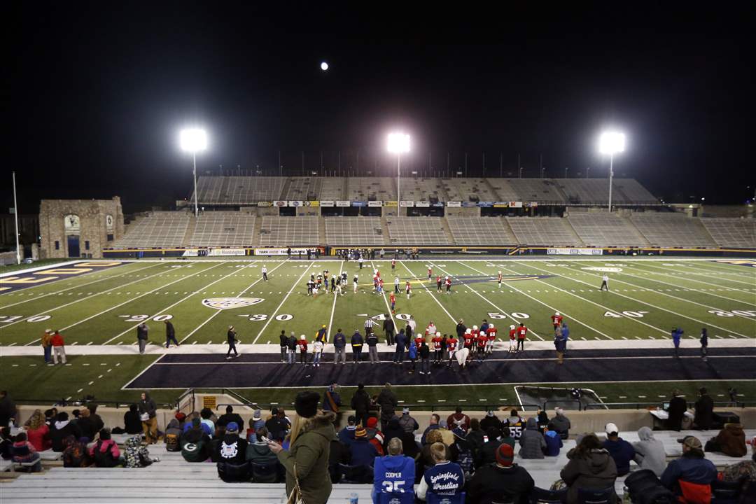 4th and Goal Bowl The Blade