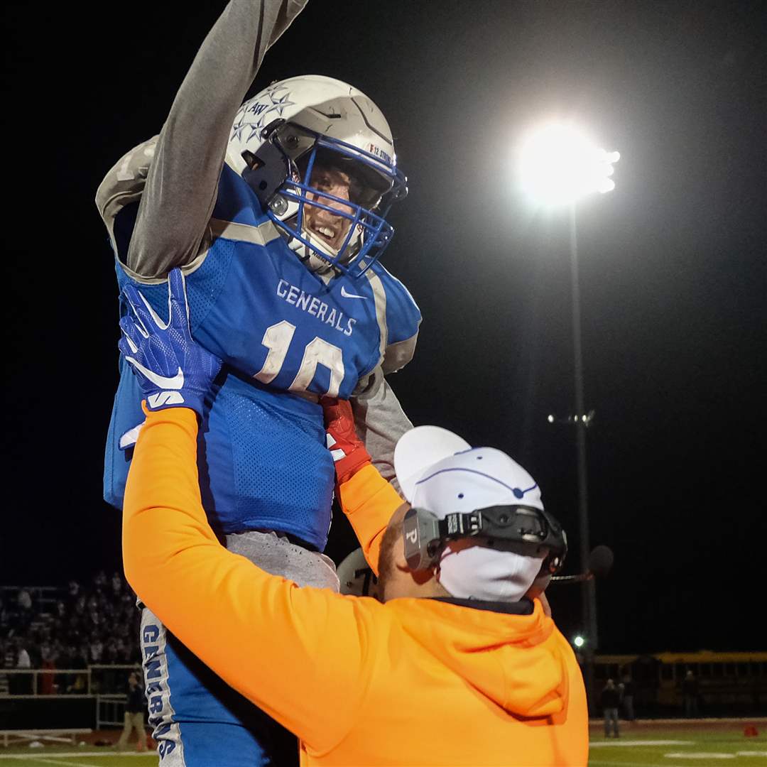 Wayne-quarterback-11-18