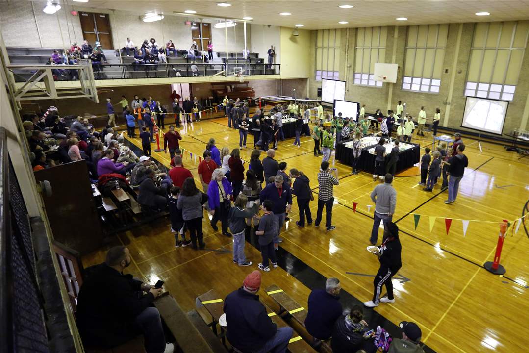 Spectators-watch-12-3