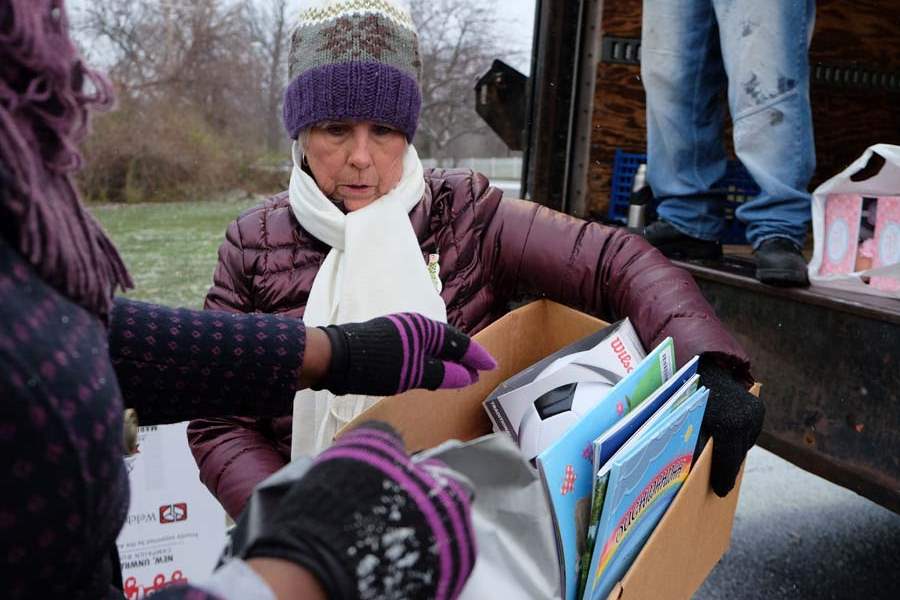 CTY-toydrive09p-Janet-Duhaime