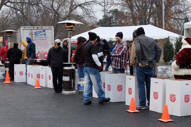 CTY-toydrive09p-volunteers