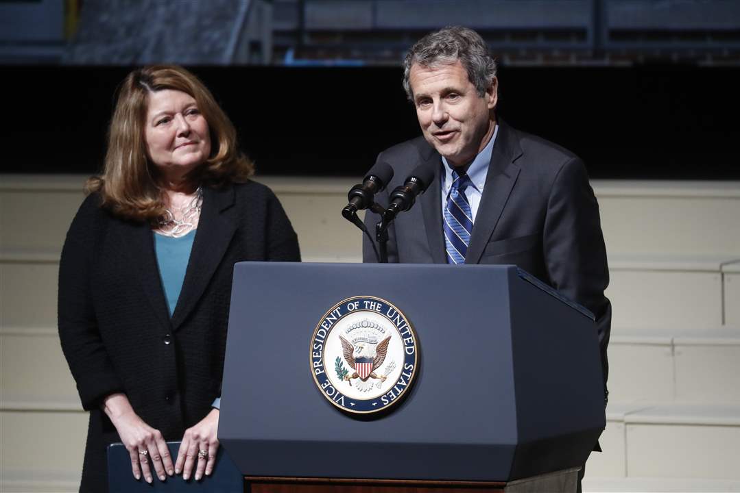 John-Glenn-U-S-Sen-Sherrod-Brown-and-Connie-Schultz