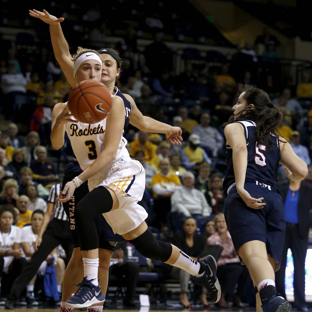 IN PICTURES UT women 72, Detroit Mercy 66 The Blade