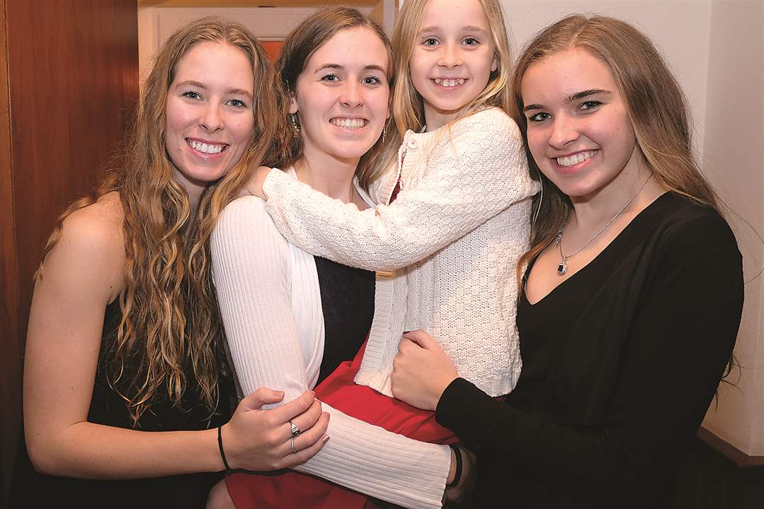 SOC-savage17p-Christy-Ohlinger-Sarah-Ohlinger-Katie-Bissell-and-Megan-Ohlinger