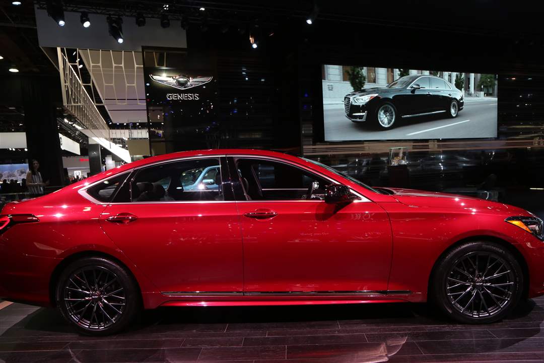 BIZ-autoshow10Genesis