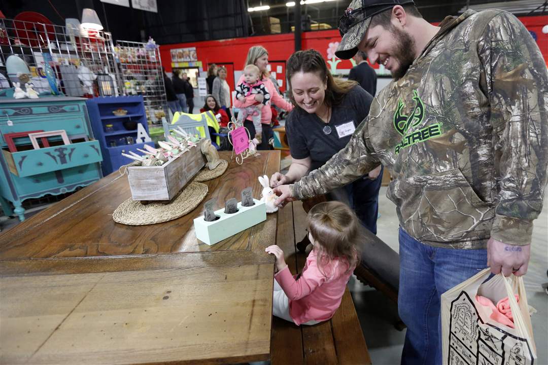 CTY-CABINFVR27Montague