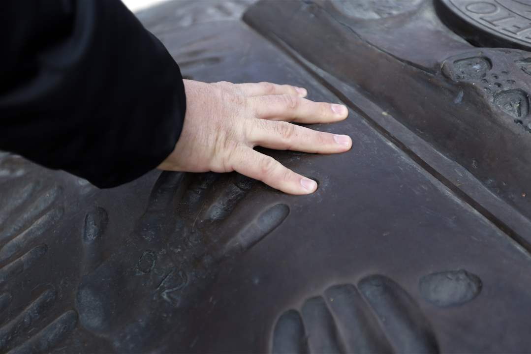 CTY-BLUFFTON03-James-Grandey-handprint