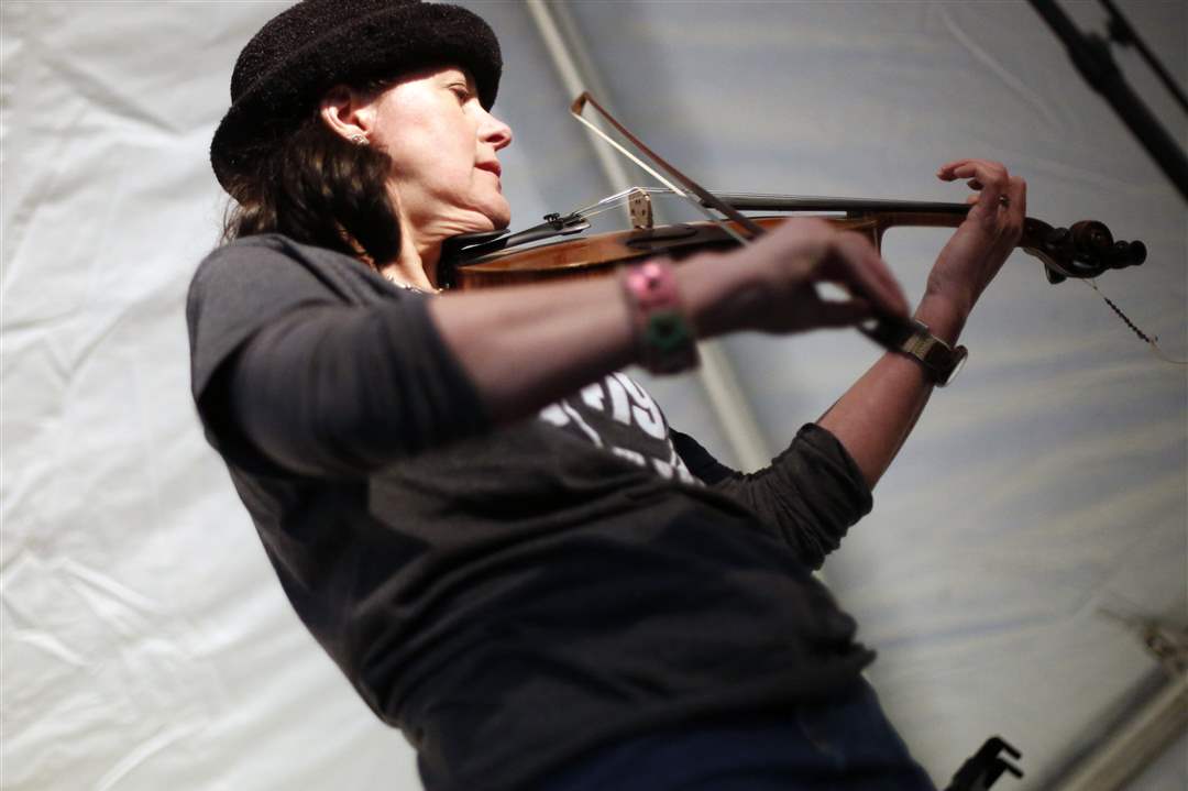 CTY-ACOUSTIC06Brodie-1