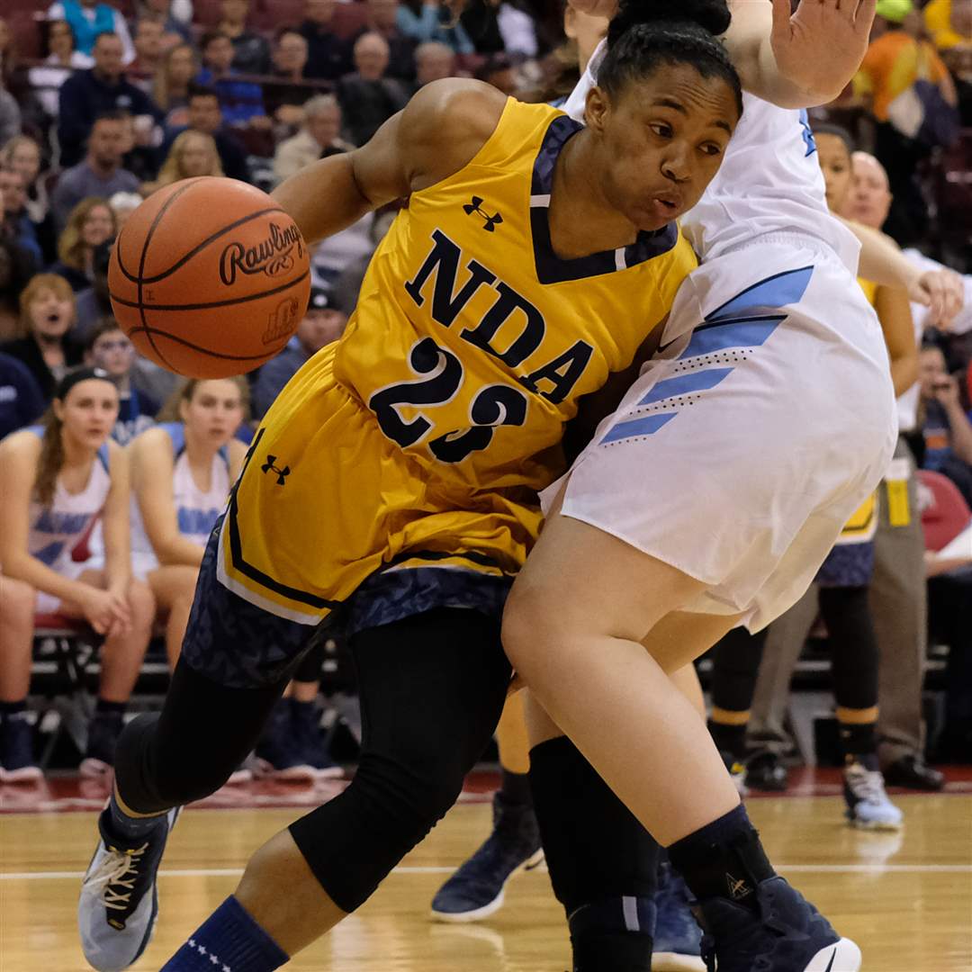 Bre-Hampton-Bey-3-18