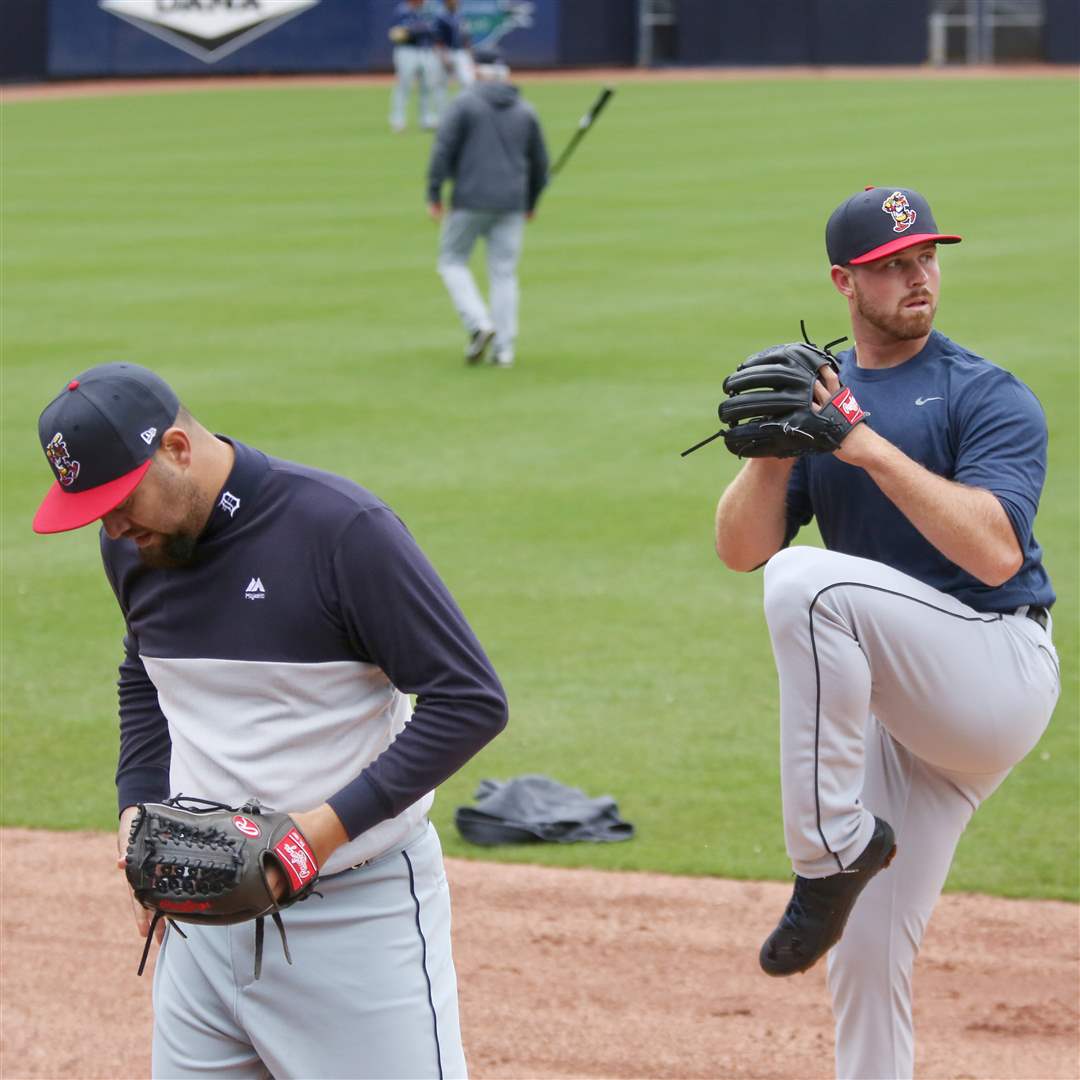 SPT-hensbat04p-Ed-Mujica-and-Buck-Farmer