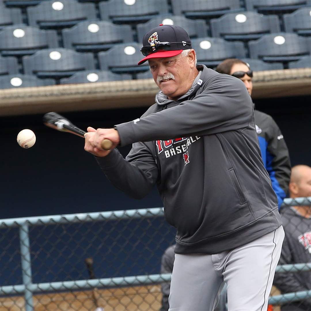 SPT-hensbat04p-rojas-hits