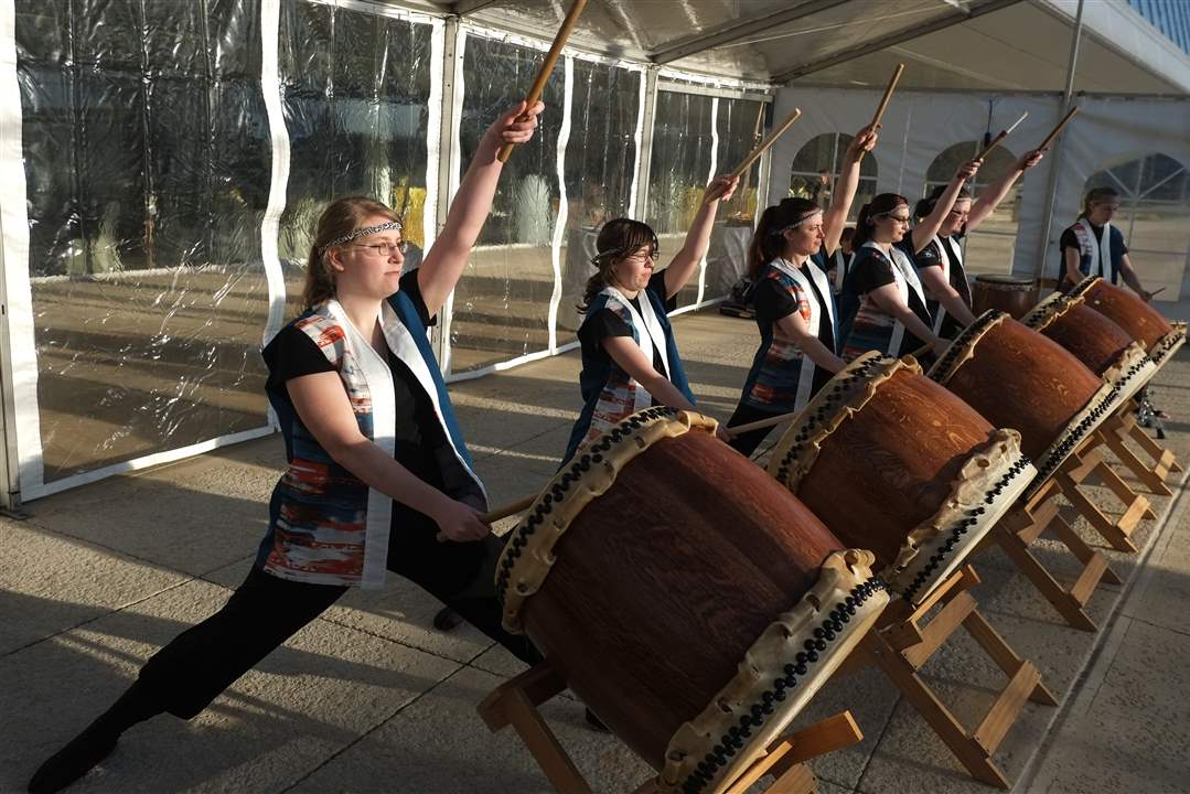 SOC-Bravo01p-Japanese-Drum-Players