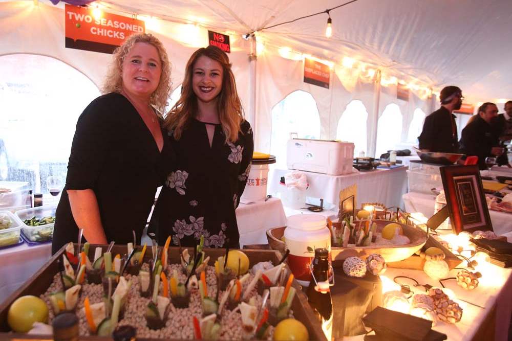 SOC-taste30p-Two-Seasoned-Chicks