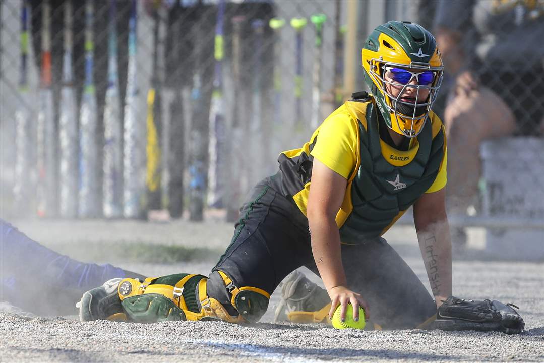 SPT-Div1softball17p-14