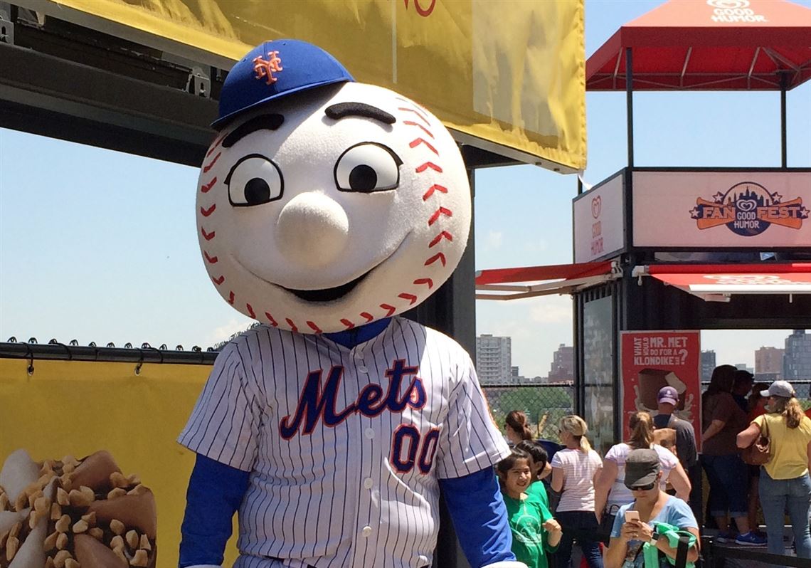 Mr Met gives fan the finger, employee out as team mascot