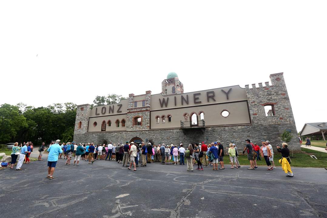 Visitors-gather-6-23