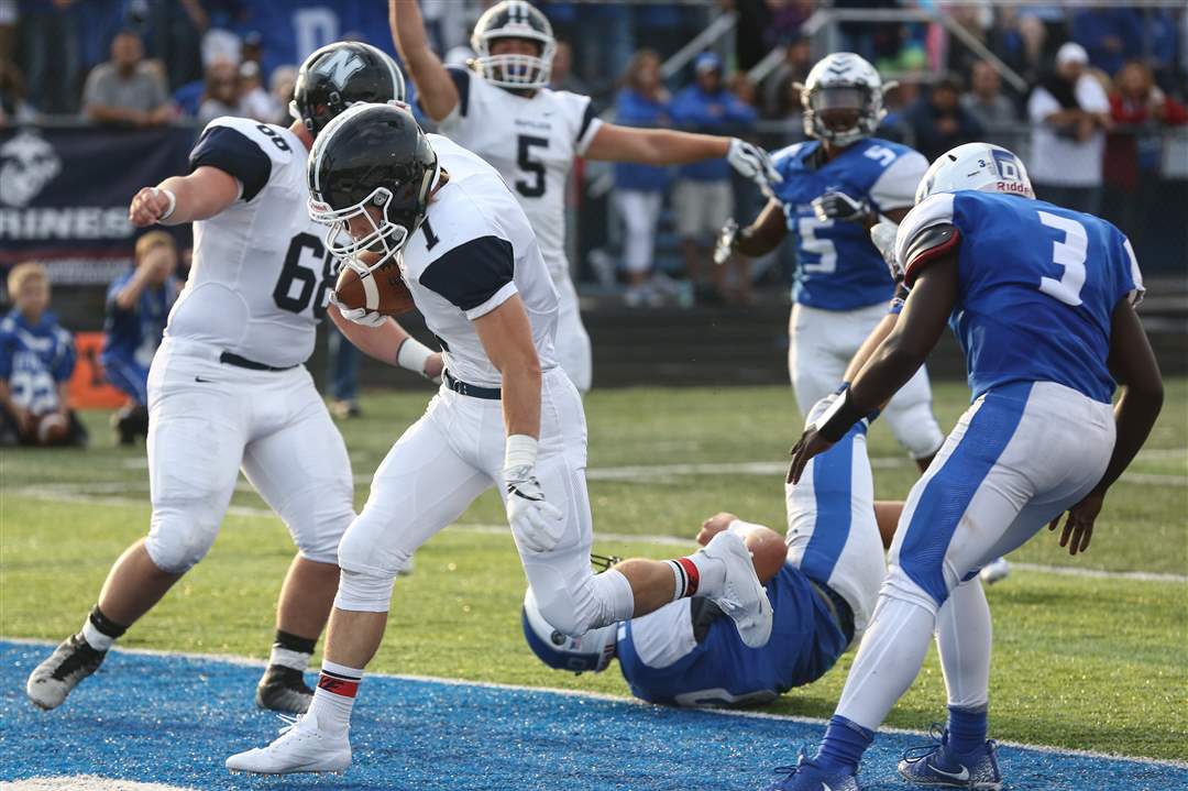 SPT-Napoleonfootball25p-4