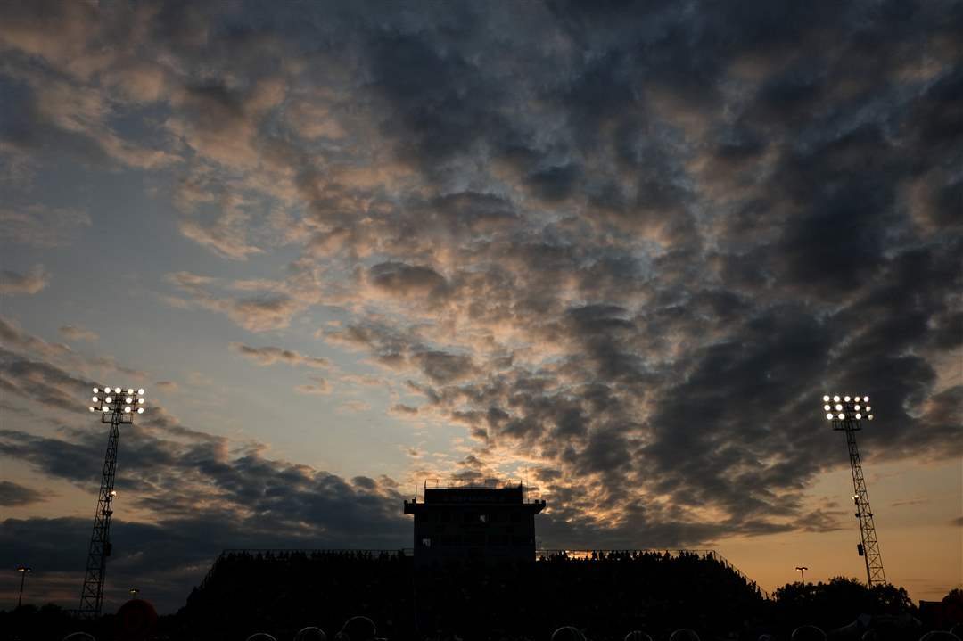 SPT-Napoleonfootball25p-8