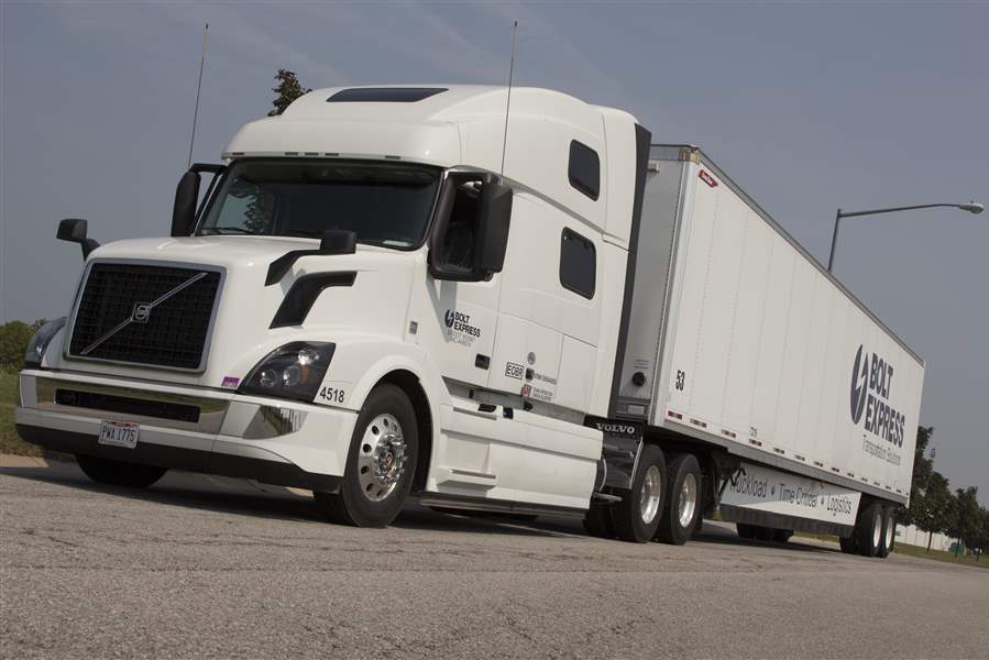 Technology helps trucking companies adapt to federal rule changes The