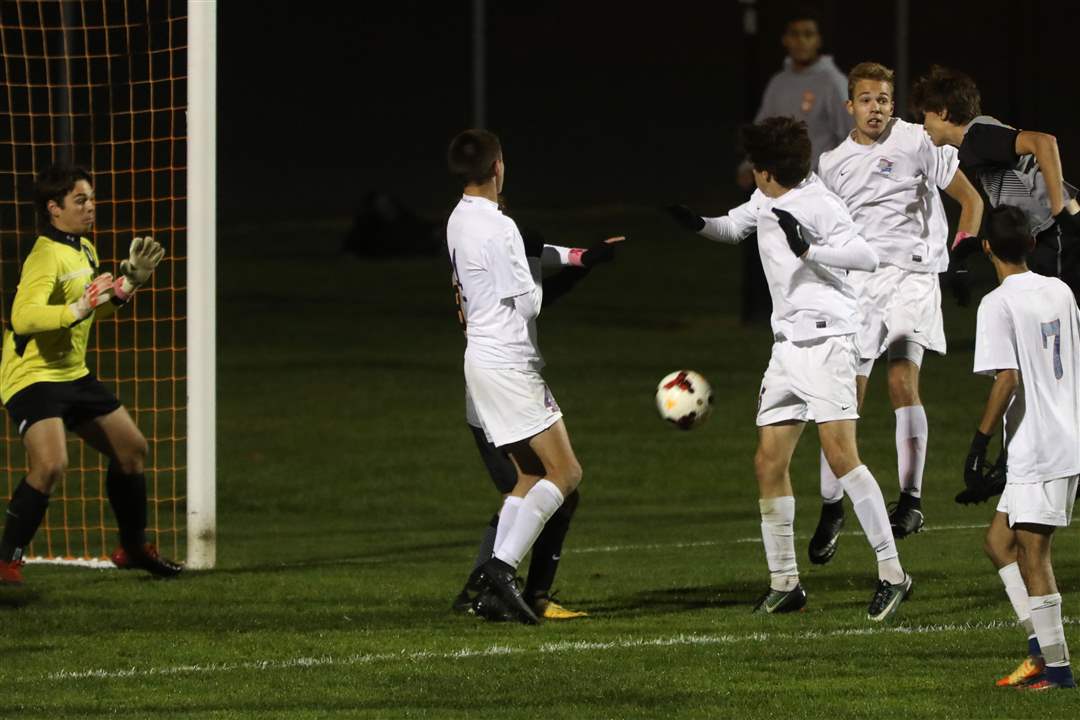 SPT-BoysSoccer26p-1