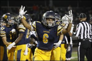 Jasean Rader and his Whitmer teammates face Lewis Center Olentangy in a regional semifinal Friday.