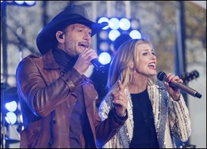 Tim McGraw and Faith Hill perform on NBC's 
