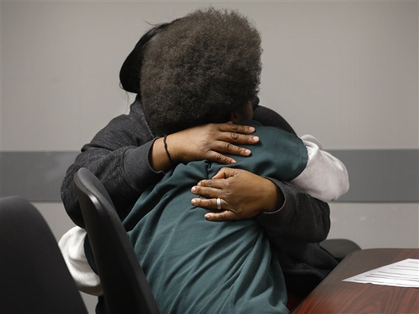 Toledo teens enter denial to murder charge in sandbag killing | The Blade
