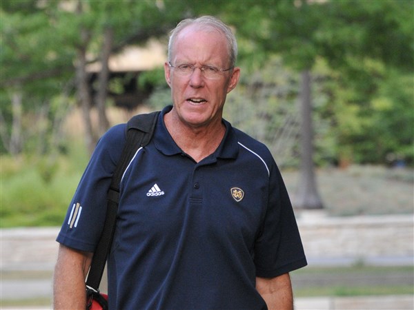 Quarterback guru Bill Reagan hopes to pass along key skills | The Blade
