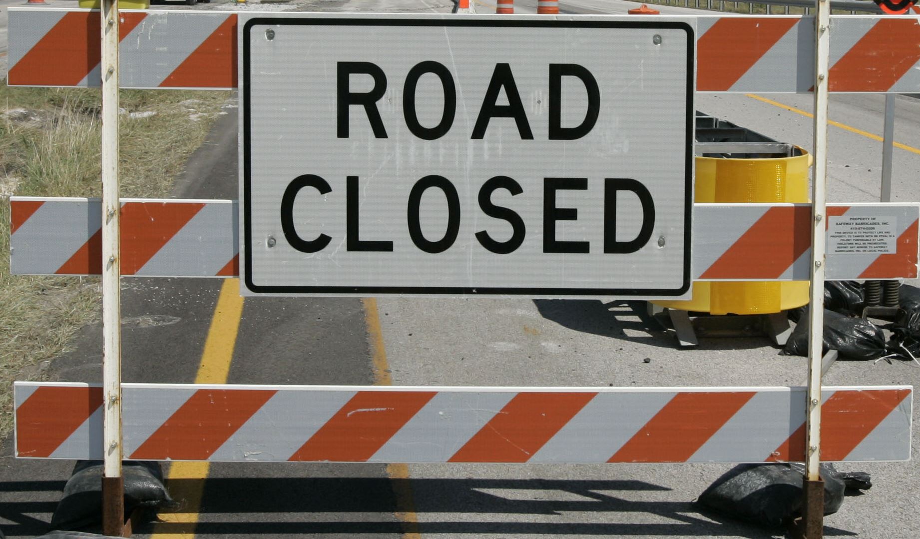 Closed area. Closed area block. Closed area. Warning close the door. Closed area block.