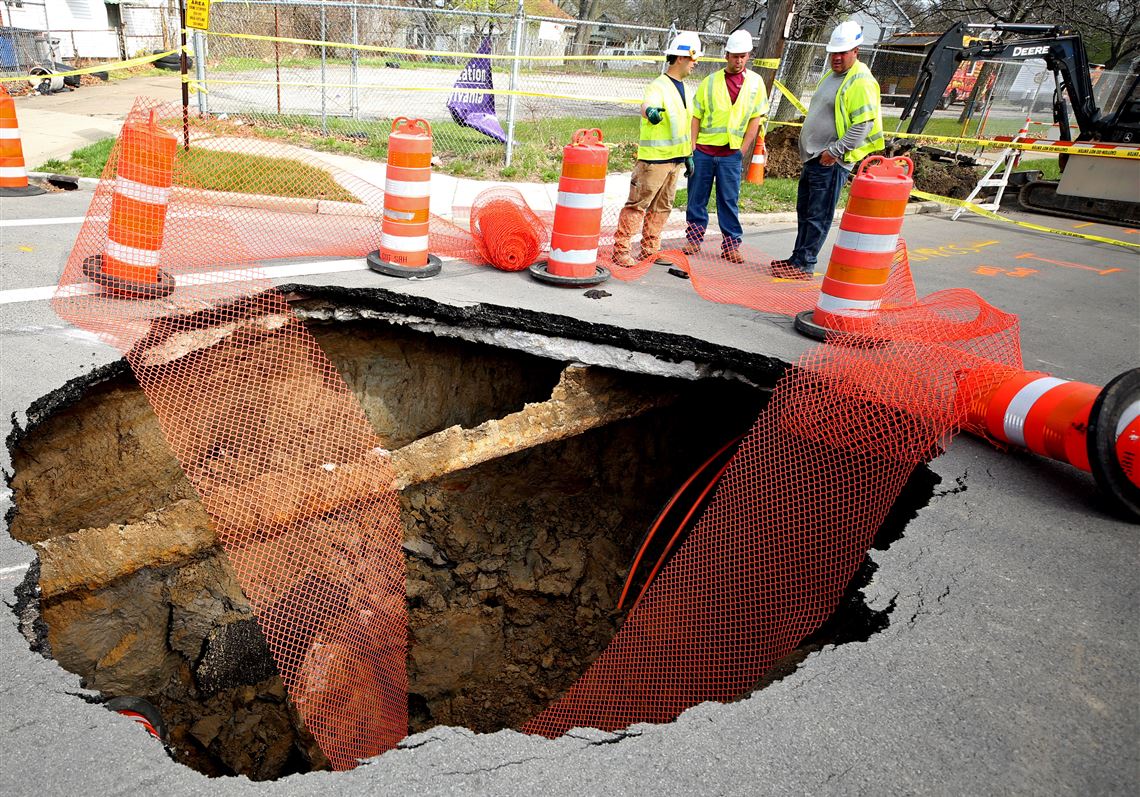 Sinkhole Closes Intersection On Detroit Avenue For Two Weeks