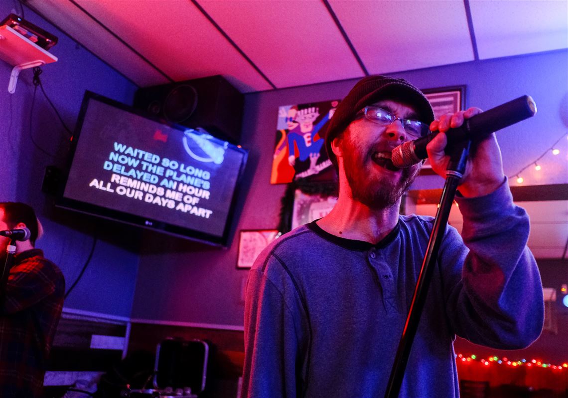 The bygone craze of karaoke still has its fans | The Blade