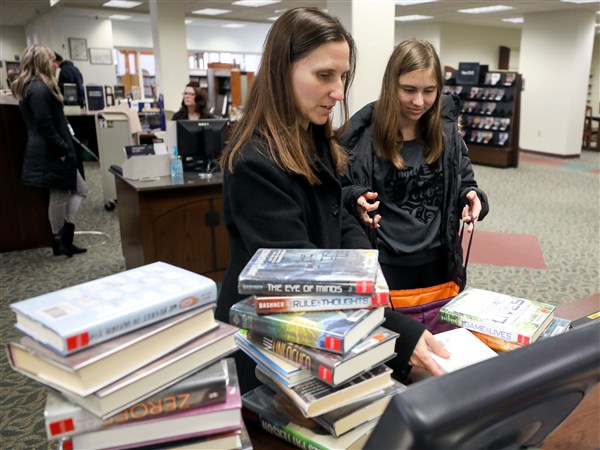 To the editor: Reopen libraries - Toledo Blade