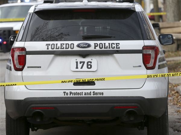 Man found shot multiple times in South Toledo street